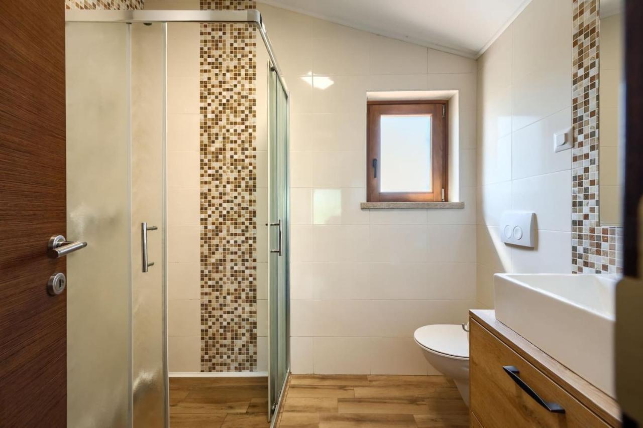 Activity Villa Gita With Pool And Grill In Tinjan エクステリア 写真